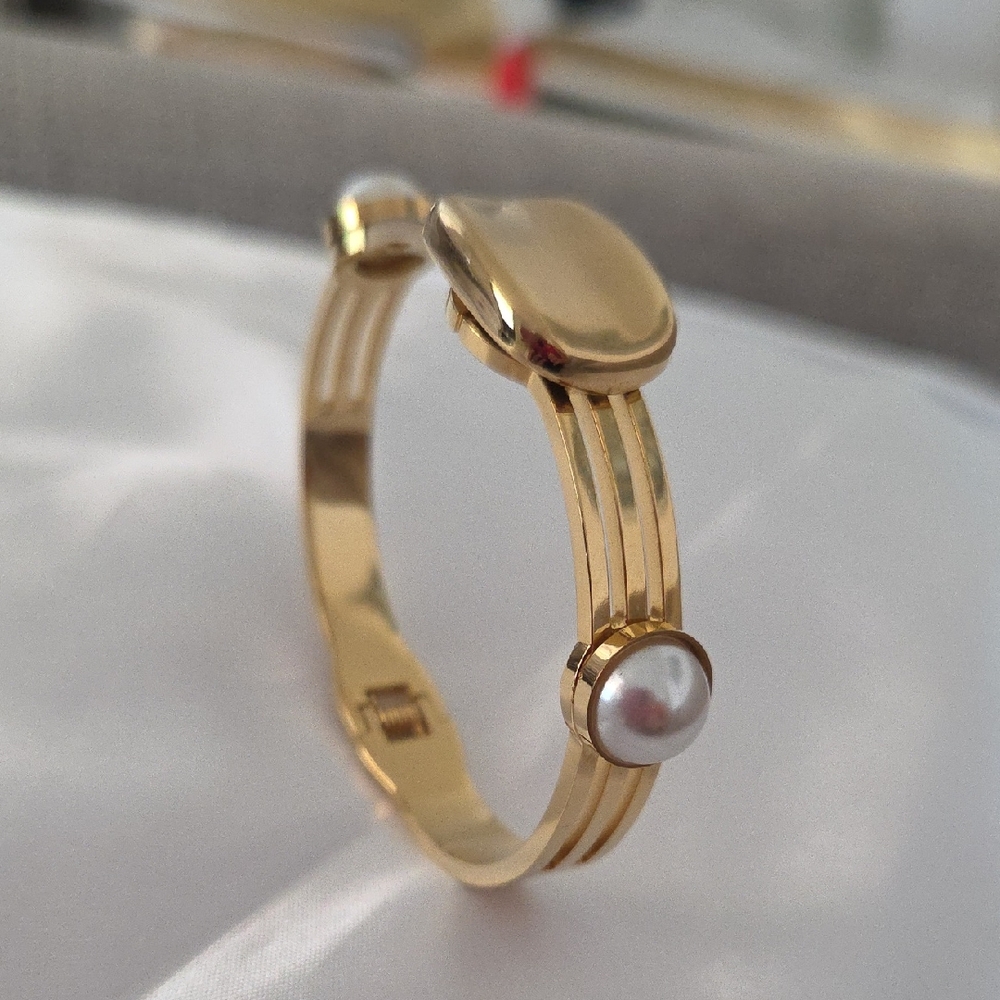 18k Gold Plated Elegant Gold and Pearl Bangle  Bracelet
